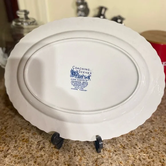 Handmade Johnson Bros Blue Coaching Scenes platter - Picture 3 of 8